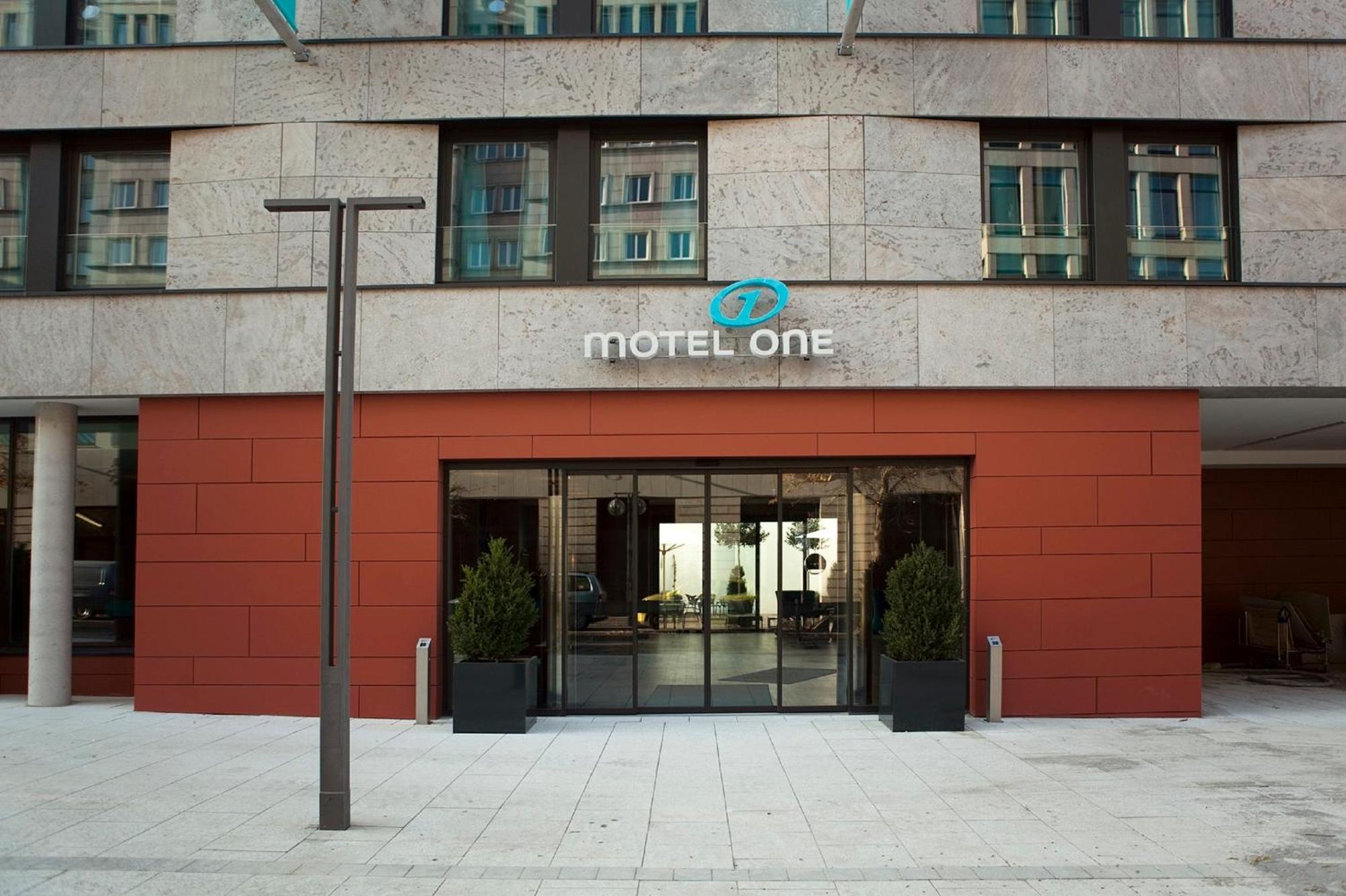 Motel One Stuttgart-Mitte エクステリア 写真